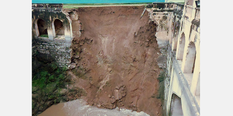The Badi Baoli after the collapse of the western façade