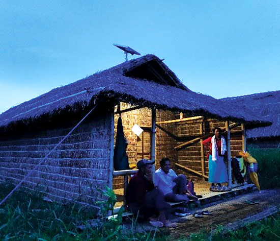 Floating Hut Homestay, Moirang