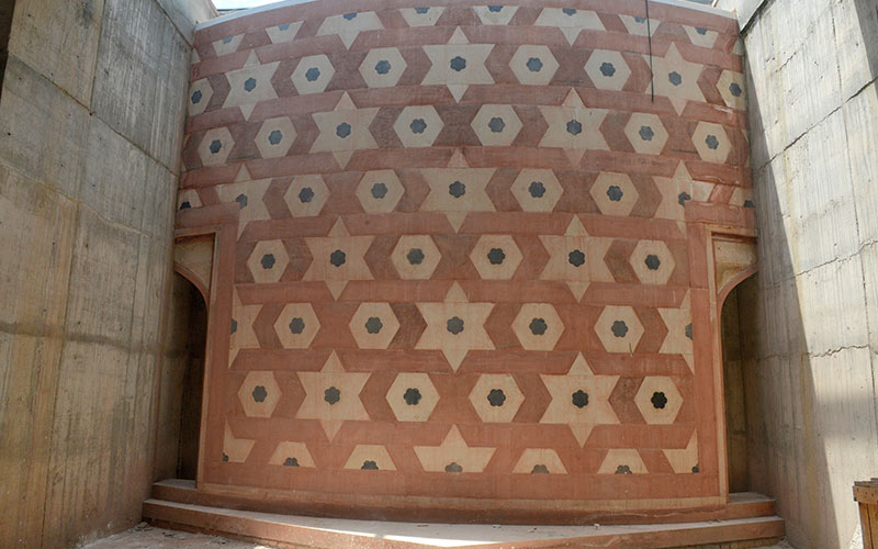 Installation of the 1:1 architectural replica of the drum of the main Humayun’s Tomb dome
