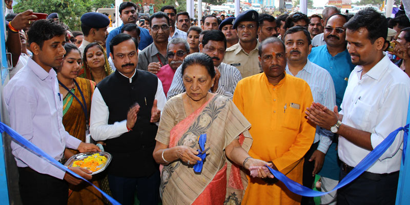 Smt Anandiben Patel inaugurating the water plant