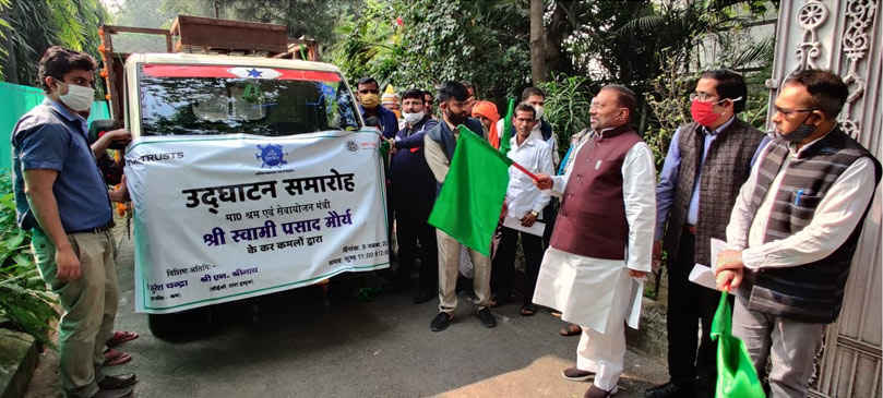Swami Prasad Maurya, Cabinet Minister, Labour, Employment and Coordination, Government of Uttar Pradesh, flags off a Mobile Apna Seva Kendra at the launch of the Tata Trusts’ Mission Gaurav Programme