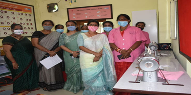 Then Women and Child Development Minister (UP), Ms Swati Singh with the SHG workers in Lucknow