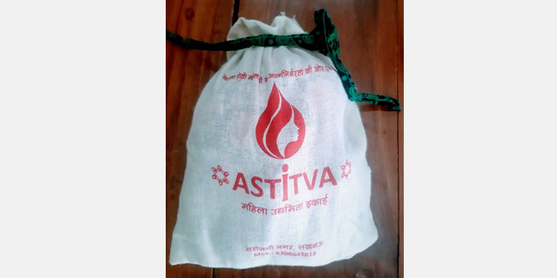 A cloth pad package