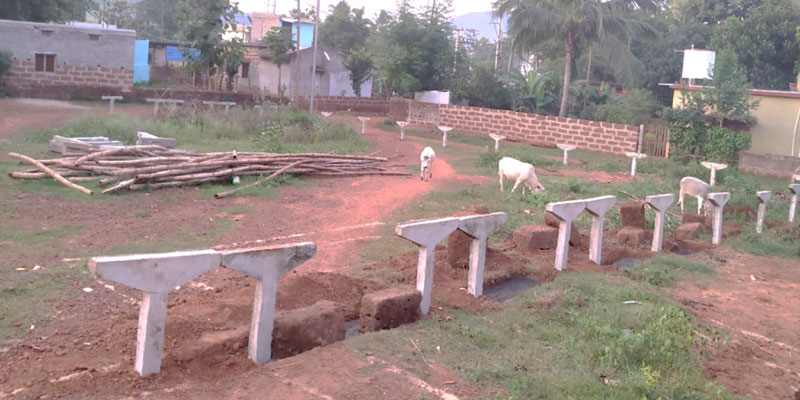 The ‘before’ and ‘after’ images of a vacant space in Kathagada Parbatia Sahi, which was developed into a Parichaya -- multi-purpose community centre, play area for kids and recreational avenue for all age groups. The space was developed by the slum dwellers themselves, and the Slum Dwellers Association acted as the implementing partner for the execution of the project