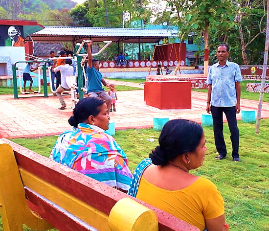 Residents of Kathagada Parbatia Sahi Slum, Dhenkanal, Odisha, in the newly developed open space within their slum