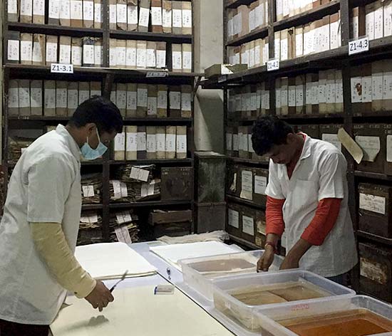 Police archiving team at work at the Mumbai Police Archives_Image credit_Gayatri Kamath (Tata Trusts Horizons Magazine) Police archiving team at work at the Mumbai Police Archives_Image credit_Gayatri Kamath (Tata Trusts Horizons Magazine)