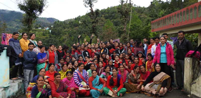 The MIS School group with the local community