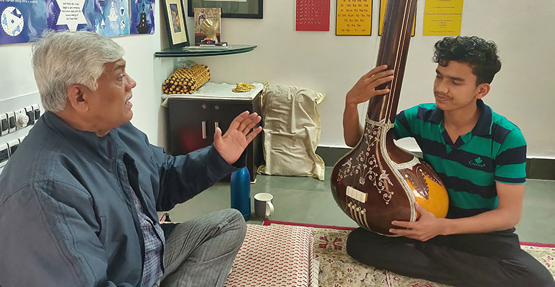 A mentoring session led by Shri Umakant Gundecha
