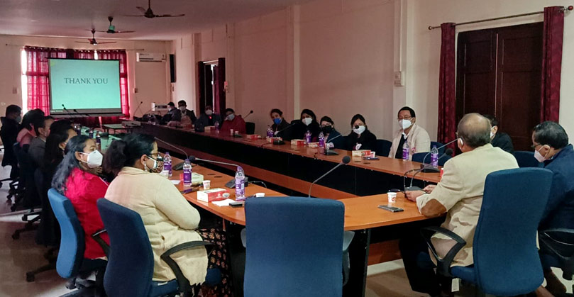 Dentist orientation session on oral cancer presented by Dr Deepanjal Saikia.  Dr Sanjib Kakoty (Principal and Medical Superintendent Assam Jorhat Medical College and Hospital). Dr Nabajyoti Chaudhury (Medical Director, Dibrugarh unit head  ACCF), Dr Deepanjal Saikia (Associate Professor Dental College AMCH),  Dr Umashankar Kutum (Medical Oncologist ACCF), Dr Rohan Dey (Head and Neck Surgeon ACCF), Outreach team members and a group of Dentists participated in the interactive session