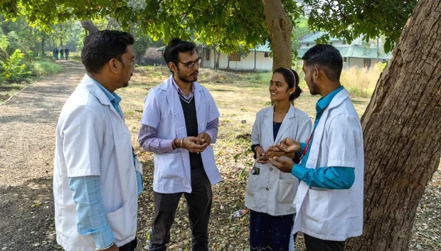 Primary healthcare workers discussing community care