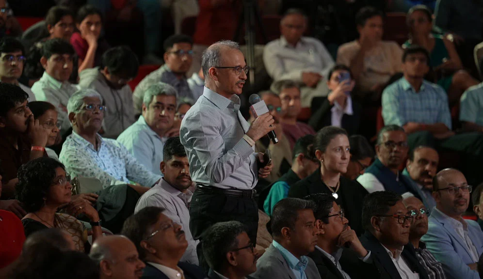 Harish Bhat, Non-Executive Director at Tata Starbucks, Trent, and Infiniti Retail, poses a question to the speakers’ panel during the session.
