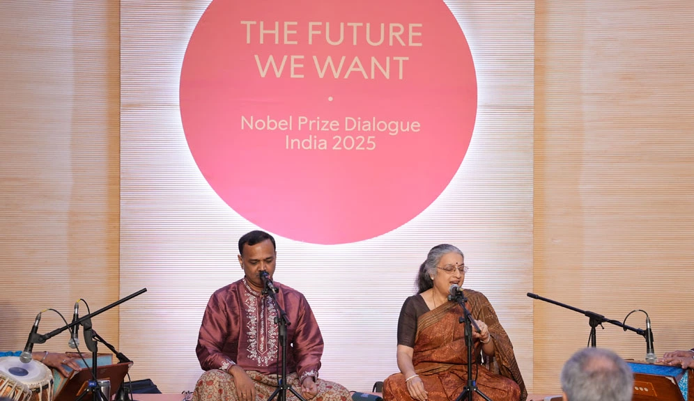 Padma Shri Pt Sanjeev Abhyankar and Padma Shri Dr Ashwini Bhide-Deshpande present a soulful Hindustani classical recital, accompanied by their troupe, at the Nobel Prize Dialogue India 2025 in Mumbai.