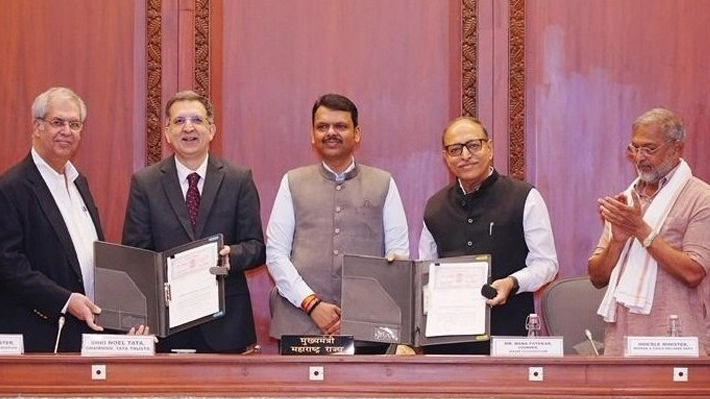 From left: Mr. Noel Tata, Chairman, Tata Trusts; Mr. Siddharth Sharma, CEO, Tata Trusts; Shri Devendra Fadnavis, Hon’ble Chief Minister, Government of Maharashtra; Mr. Ganesh Patil, Secretary, Soil and Water Conservation Department, Government of Maharashtra; and Mr. Nana Patekar, Actor and Founder, Naam Foundation.