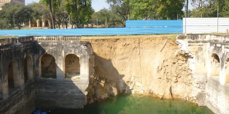 Collapse of the Western wall of the Badi Baoli, 2013